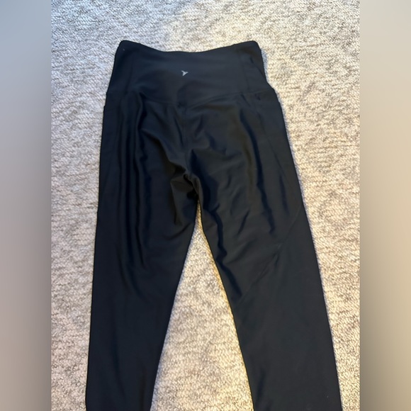Old Navy capris - Picture 2 of 5